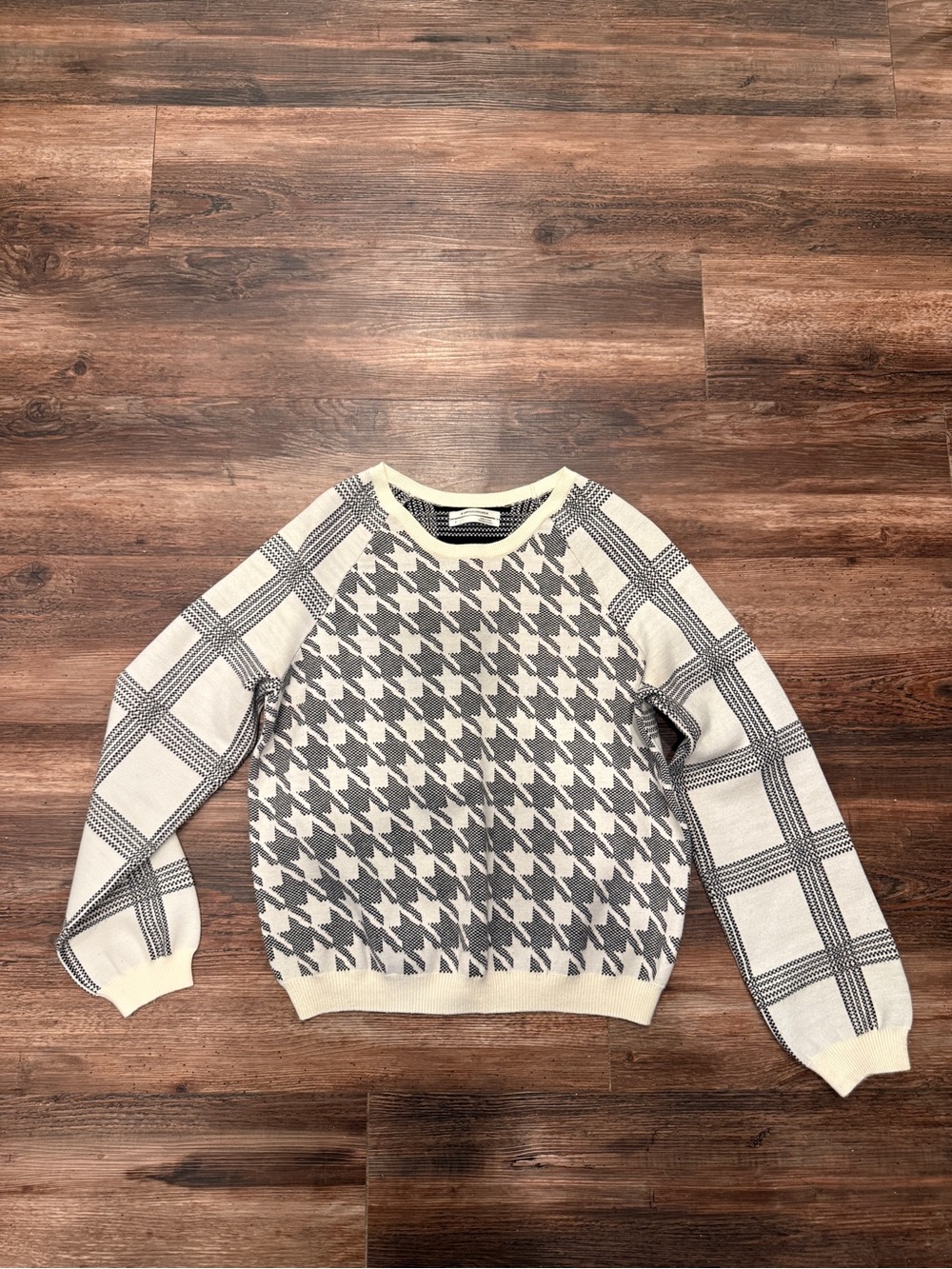 Anthropologie Bailey Pullover Sweater with Houndstooth Knit Design Cream Black